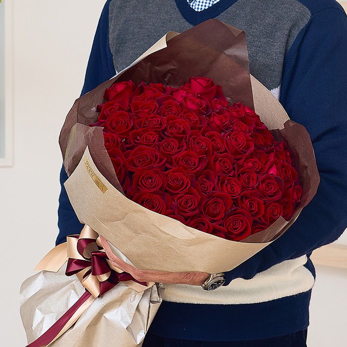 深紅のバラ サムライ60本ブーケ