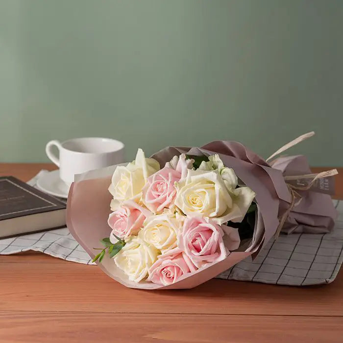 ホシファームフリルブーケ ホワイトピンク8本&ホシフルーツ 贅沢ブラウニー 9個【産地直送品・送料込み】