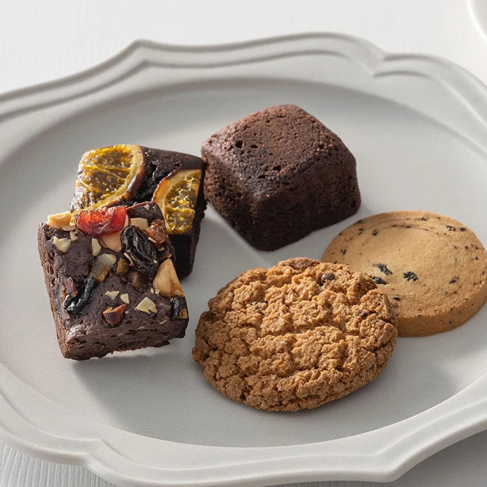 ホシファームフリルブーケカラフル8本&ホテルオークラスイーツアソート5個