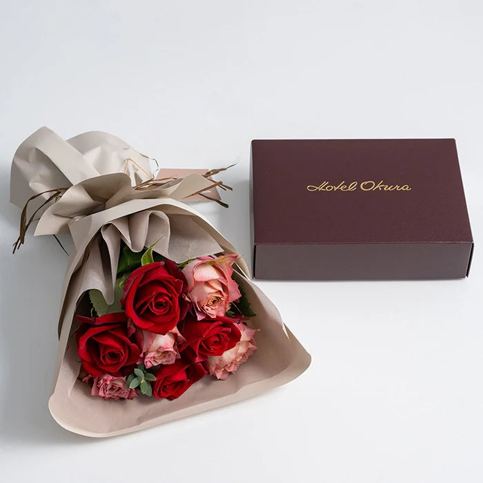 ホシファームフリルニュアンスレッド8本&ホテルオークラスイーツアソート5個