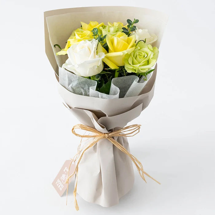 フリル ホワイトイエローグリーン8本&ホテルオークラスイーツアソート5個