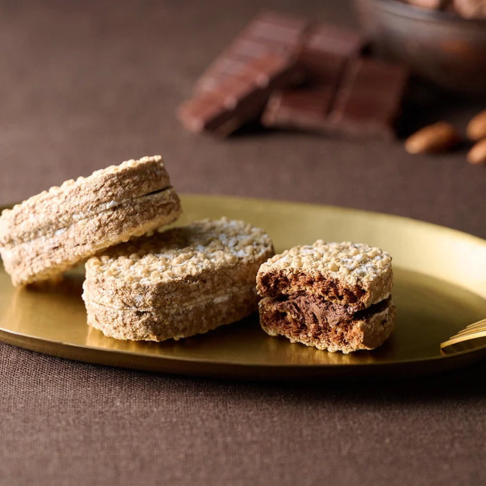 フリル8本ピュア&リーガロイヤルアーモンドショコラ4個