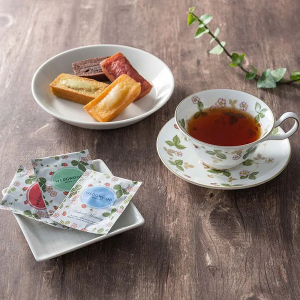 ウェッジウッド WEDGWOOD ピーターラビット ワイルドストロベリー 黒壺 ウェッジウッド WEDGWOOD ピーターラビット ワイルドストロベリー 黒壺