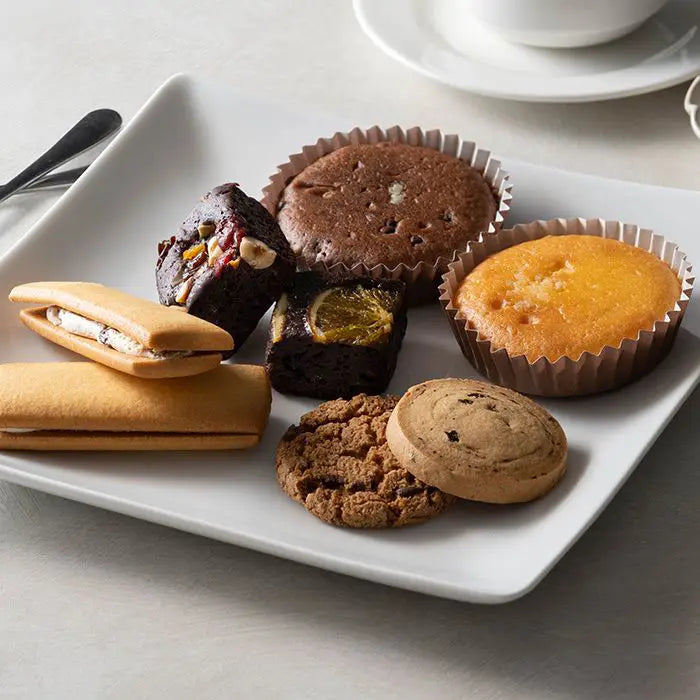 【お歳暮限定】ホテルオークラスイーツギフト　１３個