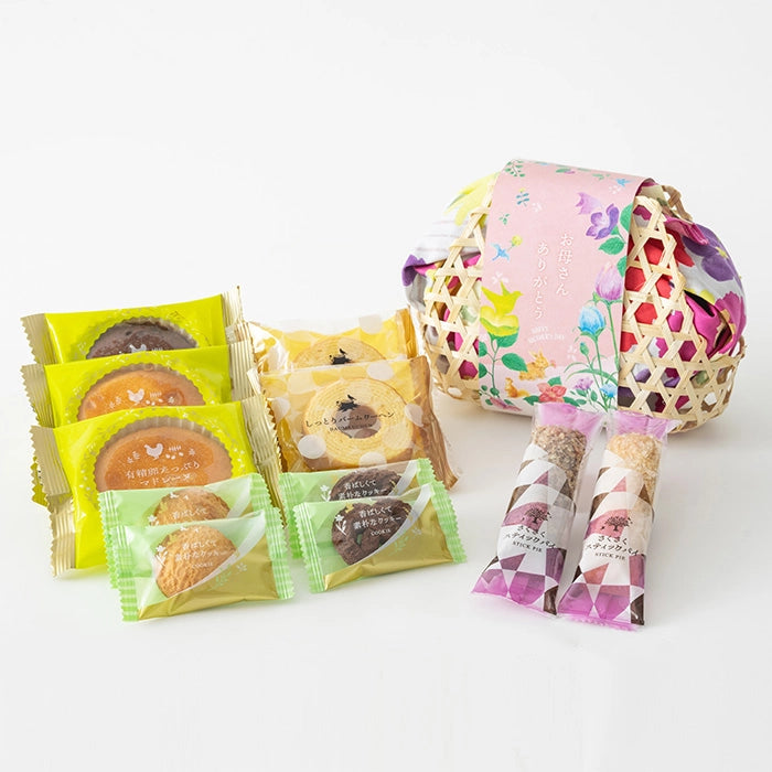 【母の日限定・送料込】森の庭　ふろしき包みのスイーツバスケット【お届け日：5月7日（水）～10日（土）・着日指定不可】